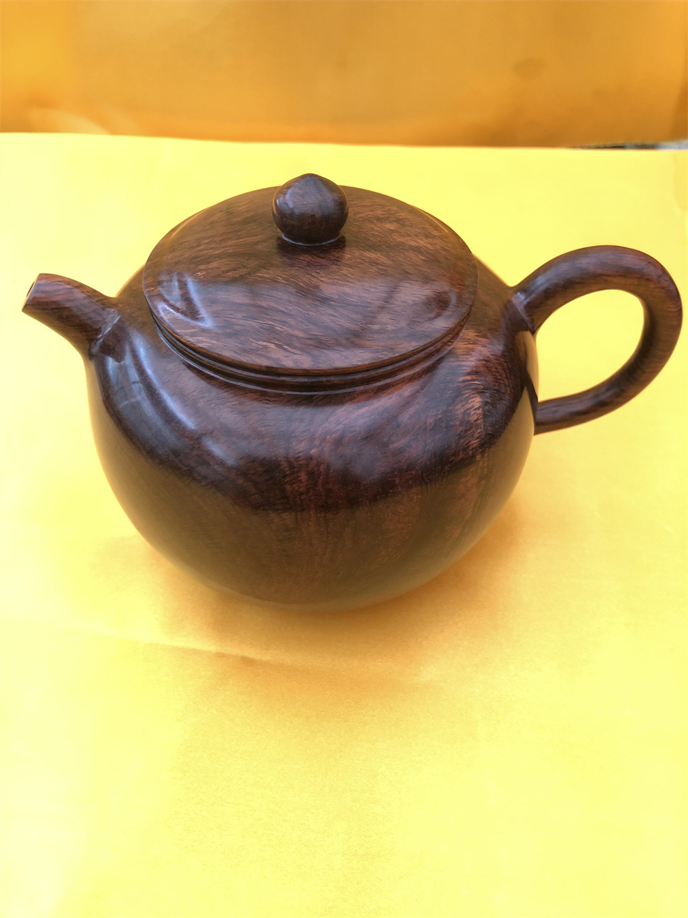 黄花梨小茶壶
